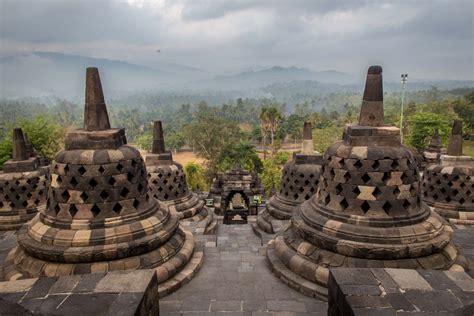  Candi Borobudur: Un Templo Budista Milenario Que Te Transportará a Otra Época!