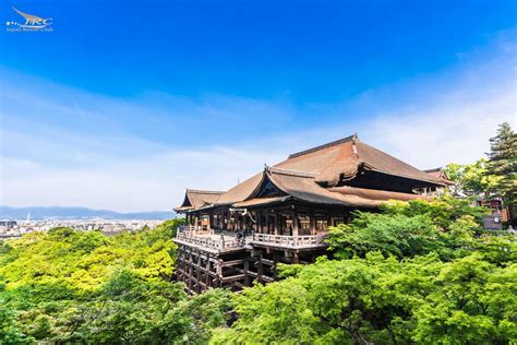  El Santuario de Kiyomizu-dera: Una joya arquitectónica con vistas panorámicas en Quióto