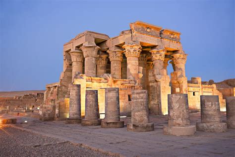 ¡Explora la Magia del Templo de Kom Ombo, un Tesoro Arquitectónico con Dos Almas!