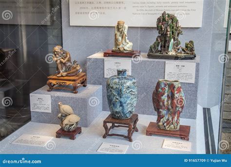 ¡Sumérgete en la historia y el arte ancestral en el Museo de la Porcelana de Foshan!