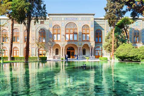 ¡El Palacio Golestan: Una joya arquitectónica de la dinastía Qajar!