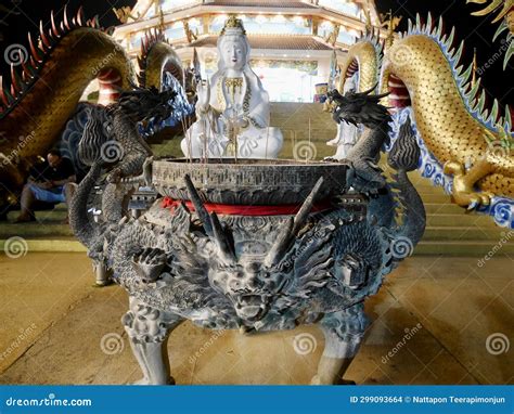 ¡El Templo de Guanyin: Un oasis de paz y una ventana a la historia!